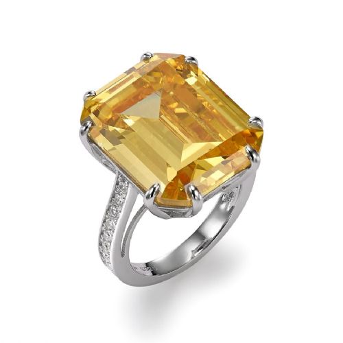 YELLOW QUEEN RING